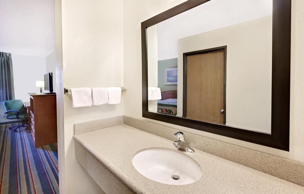 Standard King Room - Non-Smoking  interior
